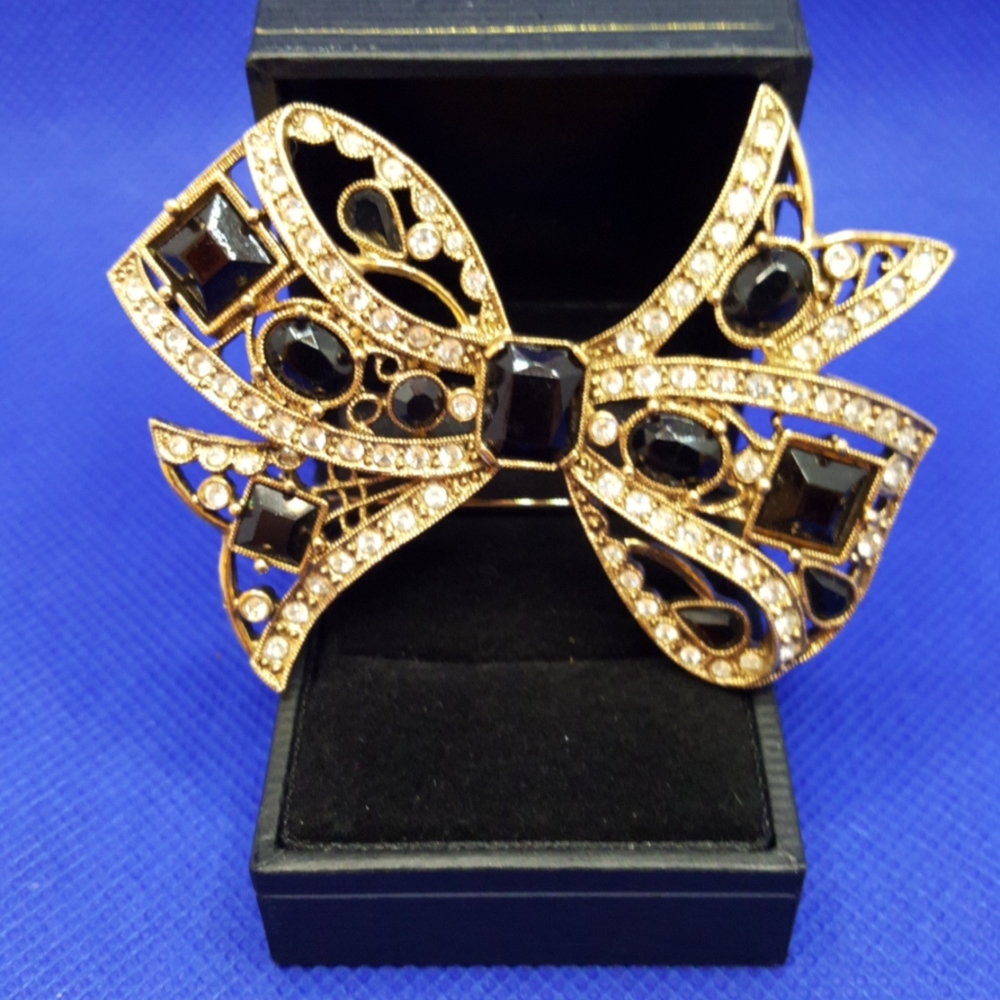 Lovely 1928 pin